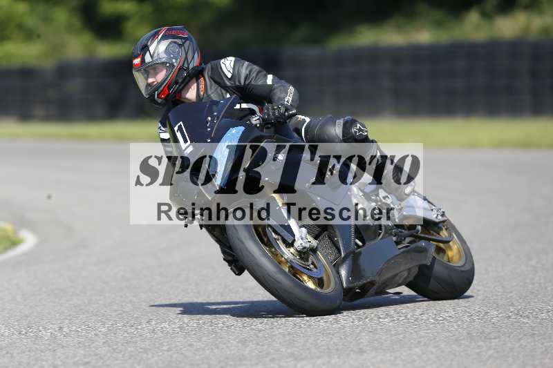 /44 09.08.2025 Plüss Moto Sport ADR/Freies Fahren/1